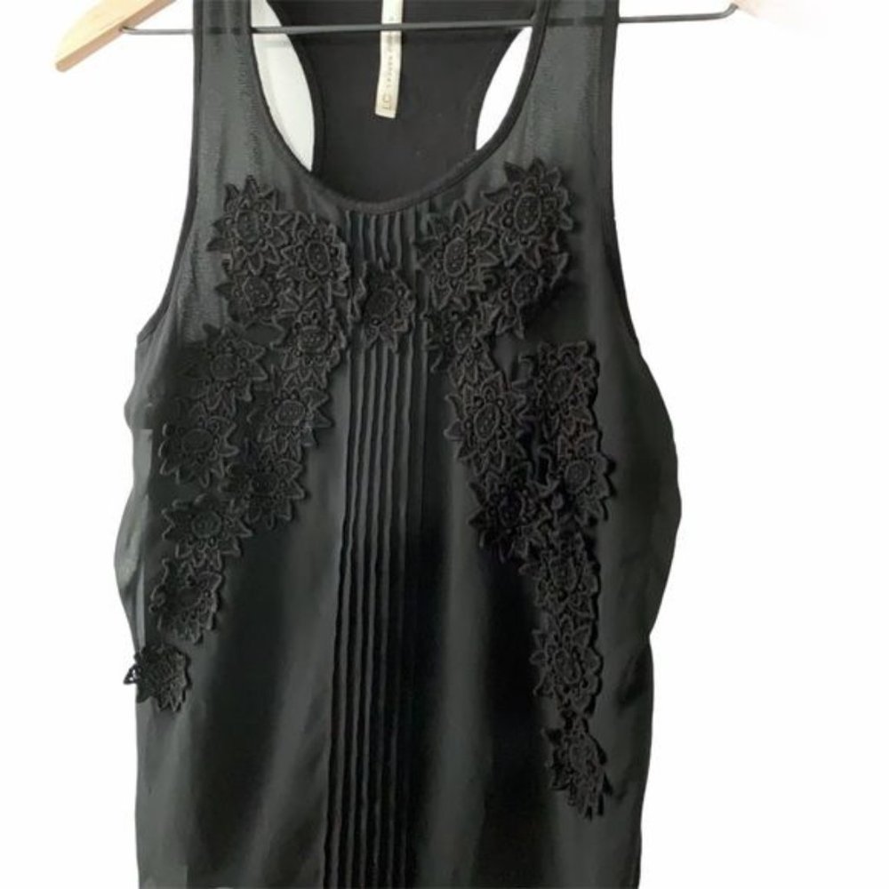 LC LAUREN CONRAD 3D Floral Pleated Racerback Tank - Picture 3 of 5